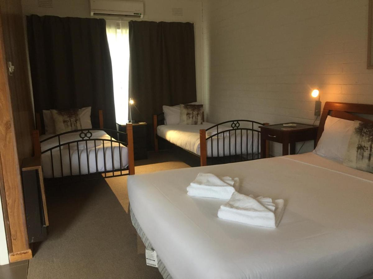 פורפנקה Buffalo Motel And Country Retreat מראה חיצוני תמונה