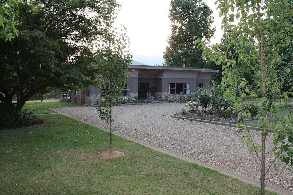 פורפנקה Buffalo Motel And Country Retreat מראה חיצוני תמונה